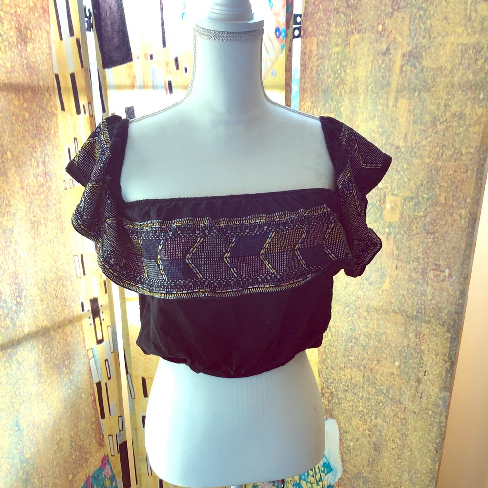 Cute crop top!